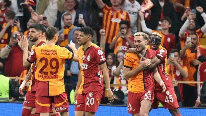 Galatasaray - Antalyaspor maçını spor yazarları değerlendirdi! 'Böylesi daha önce gelmedi! Fabrika ayarlarına dönüyor' 20 galatasaray antalyaspor macini spor yazarlari degerlendirdi boylesi daha once gelmedi fabrika ayarlarina donuyor kUCU95OZ