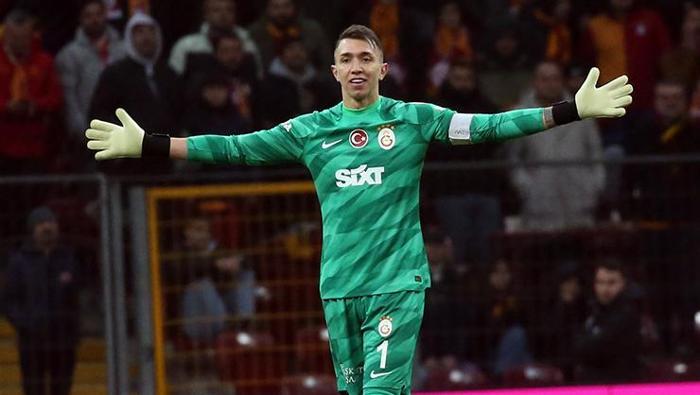 Galatasaray'da bir devir sona eriyor: Muslera gidiyor! İlk hedef belli, B planı da hazır 2 galatasarayda bir devir sona eriyor muslera gidiyor ilk hedef belli b plani da hazir FAXJ2UyG