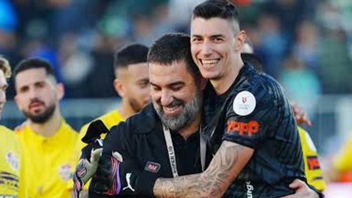 Galatasaray'da bir devir sona eriyor: Muslera gidiyor! İlk hedef belli, B planı da hazır 6 galatasarayda bir devir sona eriyor muslera gidiyor ilk hedef belli b plani da hazir VOUBcpFd