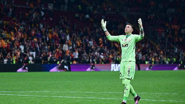 Galatasaray'da bir devir sona eriyor: Muslera gidiyor! İlk hedef belli, B planı da hazır 1 galatasarayda bir devir sona eriyor muslera gidiyor ilk hedef belli b plani da hazir dNHEf8TZ