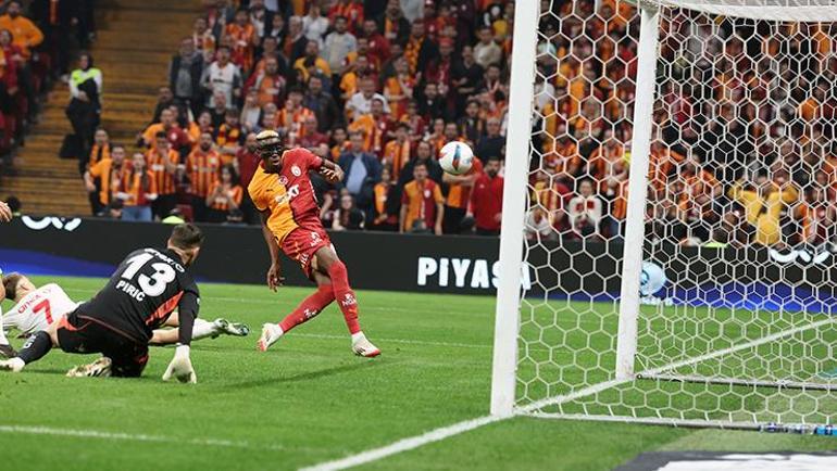 galatasarayda osimhen ve baris alper kasirgasi durmaya niyetleri yok antalyaspor macina da damga vurdular 6ROw6ggg