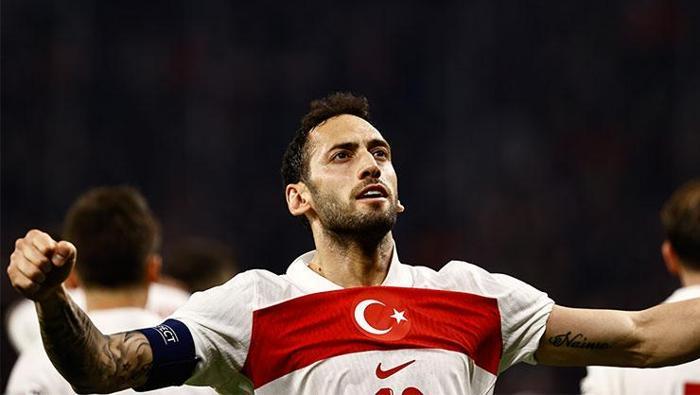 Hakan Çalhanoğlu resmen açıkladı: "Galatasaray'da forma giymek..." 3 hakan calhanoglu resmen acikladi galatasarayda forma giymek 2 ZTgp8XVL