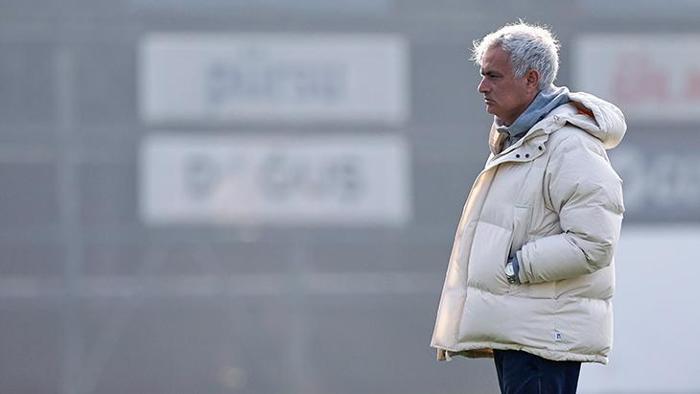 Jose Mourinho'dan derbi öncesi takıma özel konuşma! 'Psikolojik üstünlük kuracağız' 6 jose mourinhodan derbi oncesi takima ozel konusma psikolojik ustunluk kuracagiz 5 zqg9HVyp