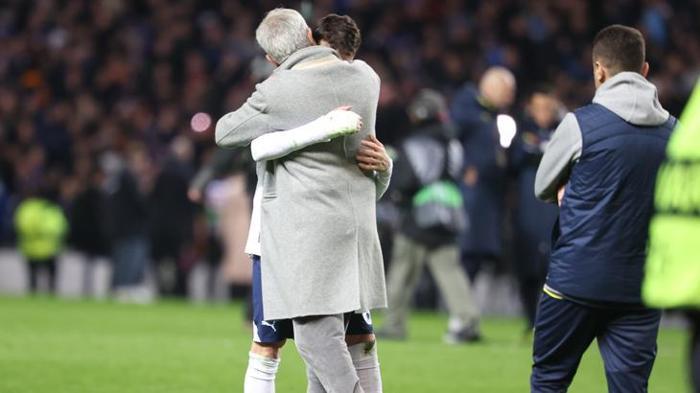 Jose Mourinho'nun soyunma odası konuşması ortaya çıktı! Mert Hakan gözyaşlarına boğuldu 7 jose mourinhonun soyunma odasi konusmasi ortaya cikti mert hakan gozyaslarina boguldu 6 qdvkP9bW