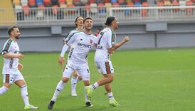 karsiyaka 3 puan icin sahada 2r3TJm3U