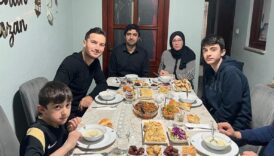 kocaelisporun yildizlari iftarda taraftarlarla bulustu sOxbupdC