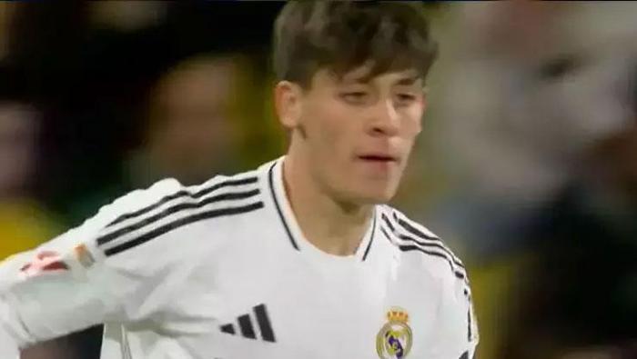 Mbappe'nin Arda Güler'e tepkisi gündem oldu! Son dakikalarda kaçan gol kriz yarattı 7 mbappenin arda gulere tepkisi gundem oldu son dakikalarda kacan gol kriz yaratti 6 vyNBZqp1