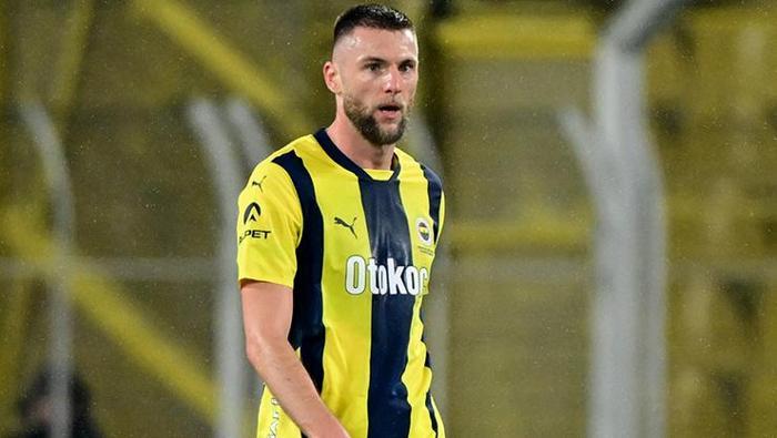 Mourinho hiç vazgeçmedi: Premier Lig devi talip oldu! Fenerbahçe transfer için harekete geçti 6 mourinho hic vazgecmedi premier lig devi talip oldu fenerbahce transfer icin harekete gecti 5 yQdIDszi