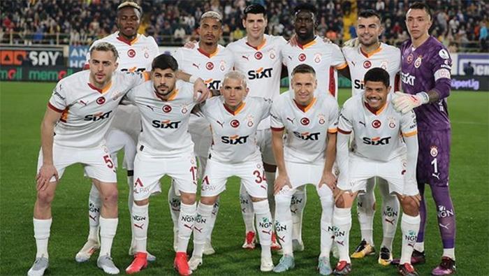 Okan Buruk'tan öğrencilerine Beşiktaş uyarısı 'Neler yapabileceklerini gördük' 1 okan buruktan ogrencilerine besiktas uyarisi neler yapabileceklerini gorduk 0 qnhLLaNb