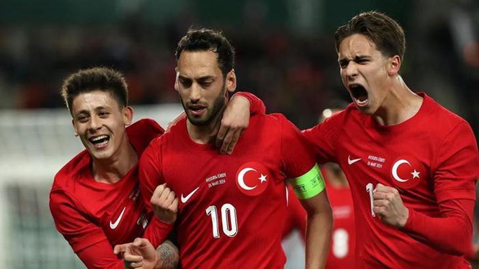 ÖZEL | Gökhan inler 21 yıl sonra Fenerbahçe gerçeğini açıkladı! 'Galatasaray'da Hagi, seni de görmek istemiyorum dedi. Beşiktaş'a Sergen Yalçın sayesinde...' 14 ozel gokhan inler 21 yil sonra fenerbahce gercegini acikladi galatasarayda hagi seni de N69sMWy6