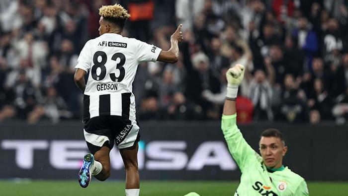 'Rafa Silva Touchdown yaptı! Cesur yürek Solskjaer...' Beşiktaş-Galatasaray derbisinin ardından bu sözler damga vurdu... 1 rafa silva touchdown yapti cesur yurek solskjaer besiktas galatasaray derbisinin ardindan bu sozler damga vurdu EaRiJwdU
