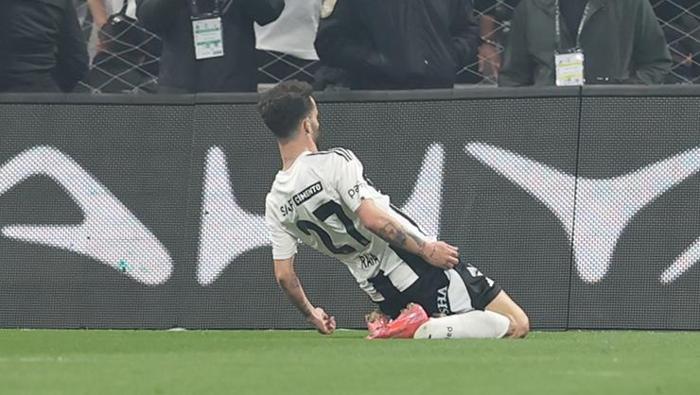 'Rafa Silva Touchdown yaptı! Cesur yürek Solskjaer...' Beşiktaş-Galatasaray derbisinin ardından bu sözler damga vurdu... 7 rafa silva touchdown yapti cesur yurek solskjaer besiktas galatasaray derbisinin ardindan bu sozler damga vurdu pB7g6PLa