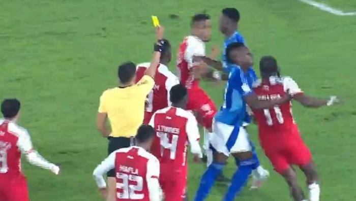 Rodallega sinir krizi geçirdi! Rakibi çıldırtan hareket: Herkes birbirine girdi 4 rodallega sinir krizi gecirdi rakibi cildirtan hareket herkes birbirine girdi 3 5UgYPIeP