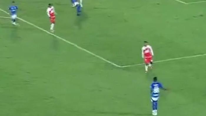 Rodallega sinir krizi geçirdi! Rakibi çıldırtan hareket: Herkes birbirine girdi 5 rodallega sinir krizi gecirdi rakibi cildirtan hareket herkes birbirine girdi 4 RmUrbntt