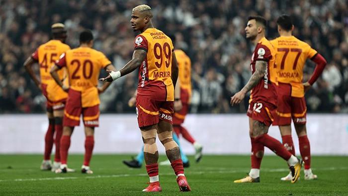 Sabırlar taştı! Kadro değişiyor: Buruk'tan Fenerbahçe derbisinde 2 isme neşter 3 sabirlar tasti kadro degisiyor buruktan fenerbahce derbisinde 2 isme nester 2 yUFPnmW7