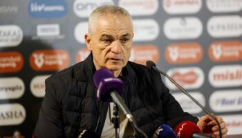 sivasspor teknik direktoru riza calimbay kalan maclarimizi iyi sekilde bitirmemiz gerekiyor mQtNBiat