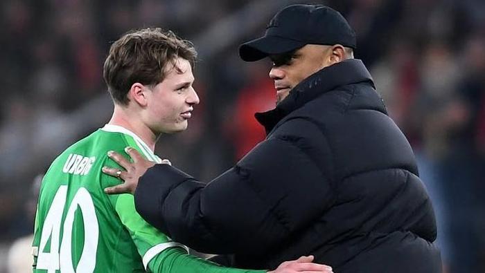 Son dakika | Bayern Münih'te sakatlık depremi! Çapraz bağları yırtıldı... Sacha Boey'nin son durumu nasıl, formayı alabilecek mi? 3 son dakika bayern munihte sakatlik depremi capraz baglari yirtildi sacha boeynin son durumu B8kdgOkp