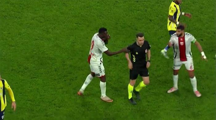Süper Lig'de 28. haftanın çarpıcı hakem raporu ortaya çıktı! Fenerbahçe-Samsunspor maçında Mouandilmadji gerçeği: 'Hatalı olduğun belirtmeliyim!' 3 super ligde 28 haftanin carpici hakem raporu ortaya cikti fenerbahce samsunspor macinda mouandilmadji gercegi hatali EYtmNsFE