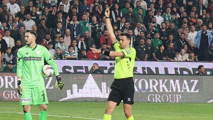 Süper Lig'de 28. haftanın çarpıcı hakem raporu ortaya çıktı! Fenerbahçe-Samsunspor maçında Mouandilmadji gerçeği: 'Hatalı olduğun belirtmeliyim!' 8 super ligde 28 haftanin carpici hakem raporu ortaya cikti fenerbahce samsunspor macinda mouandilmadji gercegi hatali NuptKDVZ