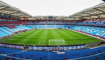 trabzonspor goztepe macinda down sendromlu bireyler seramoniye cikacak PU78Gaxb