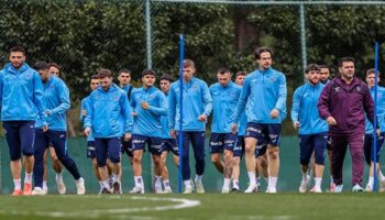 trabzonsporda fatih tekkeyi zorlayan iki belirsizlik bHJifQts