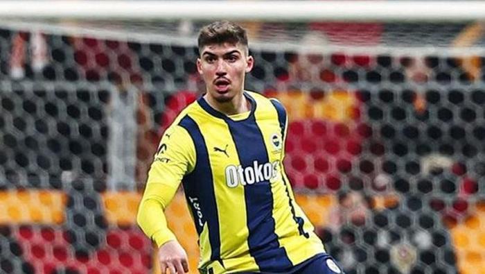 Transferde Yusuf Akçiçek çılgınlığı: Dev takımlar peşine düştü! İşte Fenerbahçe'nin istediği bonservis... 6 transferde yusuf akcicek cilginligi dev takimlar pesine dustu iste fenerbahcenin istedigi bonservis 5 u6t8B5i3