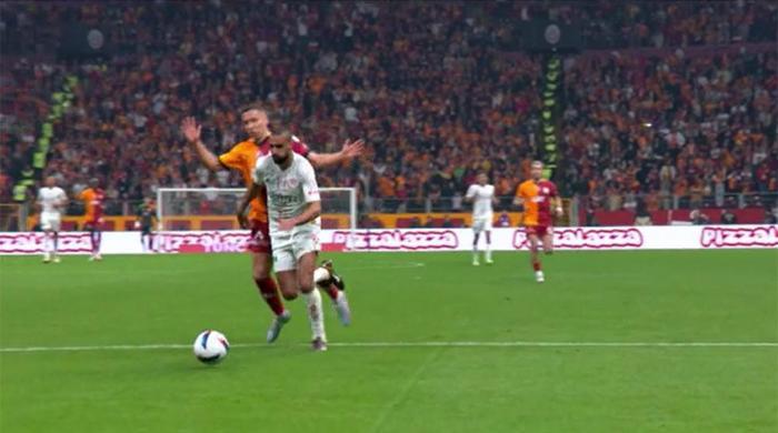 Trio'da Galatasaray - Antalyaspor maçının tartışmalı pozisyonları değerlendirildi: Verilen ve verilmesi beklenen penaltılar! 13 trioda galatasaray antalyaspor macinin tartismali pozisyonlari degerlendirildi verilen ve verilmesi beklenen penaltilar 12 IgR8M8kS