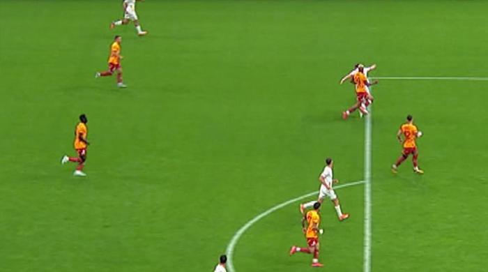 Trio'da Galatasaray - Antalyaspor maçının tartışmalı pozisyonları değerlendirildi: Verilen ve verilmesi beklenen penaltılar! 34 trioda galatasaray antalyaspor macinin tartismali pozisyonlari degerlendirildi verilen ve verilmesi beklenen penaltilar 33