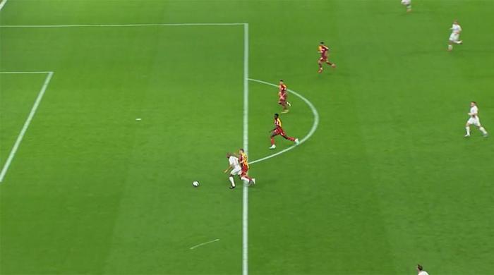 Trio'da Galatasaray - Antalyaspor maçının tartışmalı pozisyonları değerlendirildi: Verilen ve verilmesi beklenen penaltılar! 10 trioda galatasaray antalyaspor macinin tartismali pozisyonlari degerlendirildi verilen ve verilmesi beklenen penaltilar 9 LQenNnCN