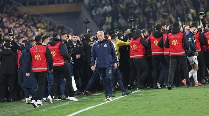 fenerbahce galatasaray derbisindeki kavgalara agir fatura iste olasi cezalar 0 UKVz3Slu