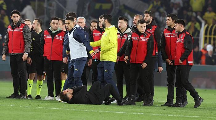fenerbahce galatasaray derbisindeki kavgalara agir fatura iste olasi cezalar 1 SFA8Liiw