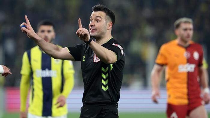 Fenerbahçe - Galatasaray maçına damga vuran pozisyon! 'Penaltı verilse daha doğru olurdu' 5 fenerbahce galatasaray macina damga vuran pozisyon penalti verilse daha dogru olurdu 4 Lv4YRmHw