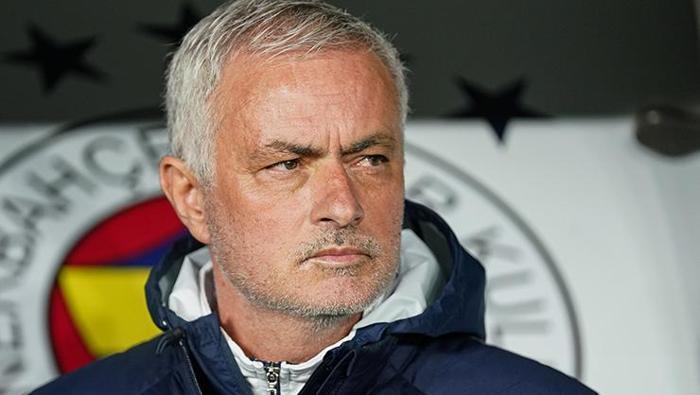 fenerbahcede derbi hezimeti sonrasi sert elestiri mourinho corbasi sandigi gibi degilmis 7 mu5Ld1Ma
