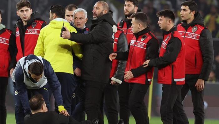 mourinhonun okan buruka fiziksel mudahalesi avrupa basininda tuhaf saldiri buyuk cokus 3