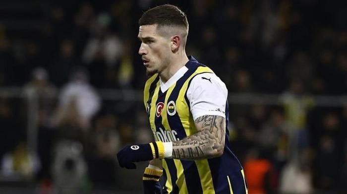Ryan Kent, Cengiz Ünder'in yanına gider gitmez Fenerbahçe'ye ateş püskürdü! Olay sözler... 2 ryan kent cengiz underin yanina gider gitmez fenerbahceye ates puskurdu olay sozler 1 BKOKAuGc