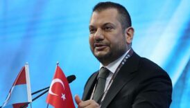 trabzonsporda baskan ertugrul dogandan u19 takimina buyuk ovgu R3ZwX8Z6