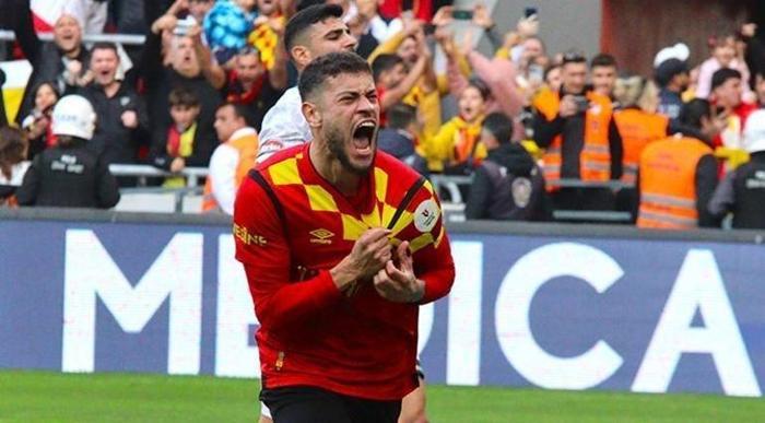 Üç büyüklerin gözdesi Romulo Avrupa devinin radarına girdi! Gözlemciler Türkiye'de... 5 uc buyuklerin gozdesi romulo avrupa devinin radarina girdi gozlemciler turkiyede 4 OWl6bkZe