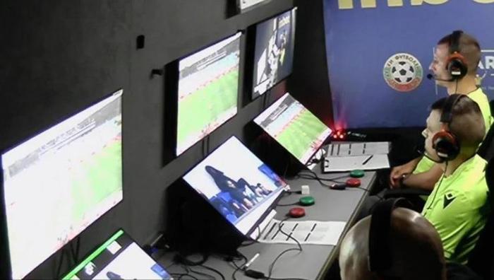 var odasinda bahis skandali yayinci kurulusun ekranlarina yansidi kamerayi fark etmedi 2 yhTFqEkO